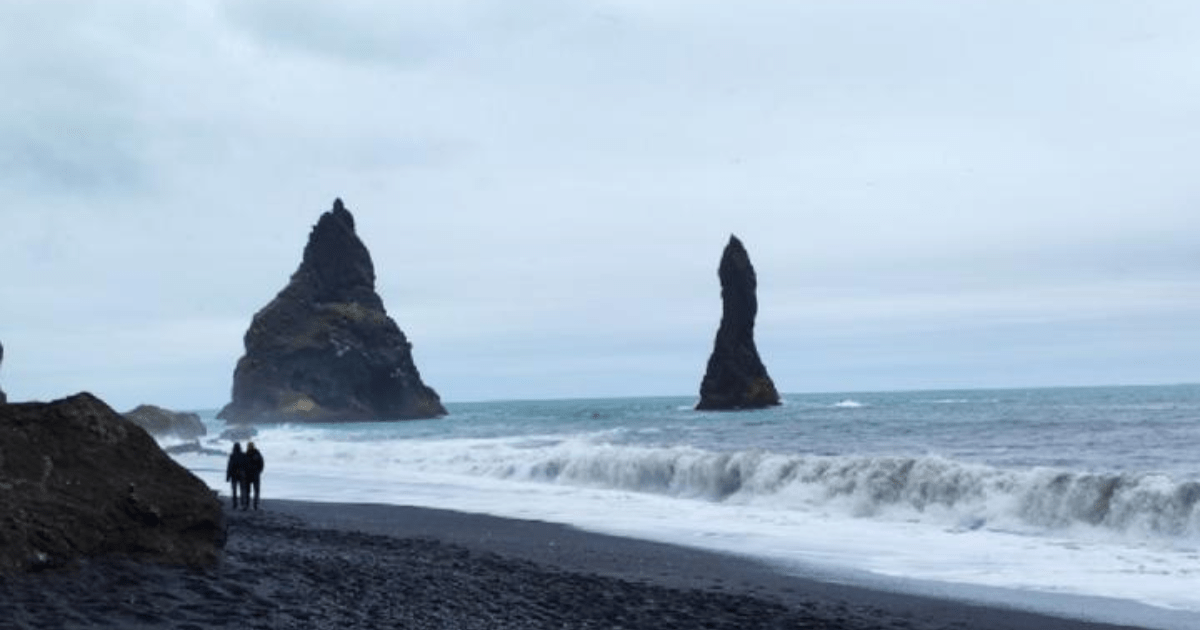 Pantai Pasir Hitam Reynisfjara